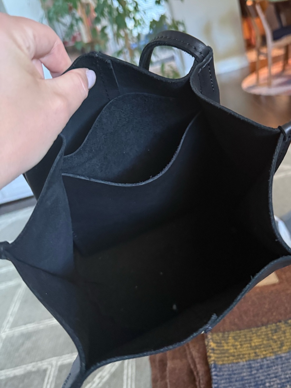 Portland Leather Devan Bucket Tote Small (Classic) Size Black Almost Perfect - Picture 3 of 3